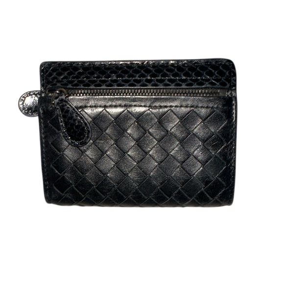 Bottega Veneta Calfskin Wallet - Picture 3 of 9